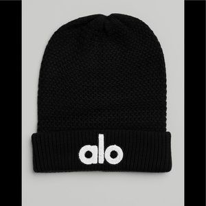 Alo hat winter black and white